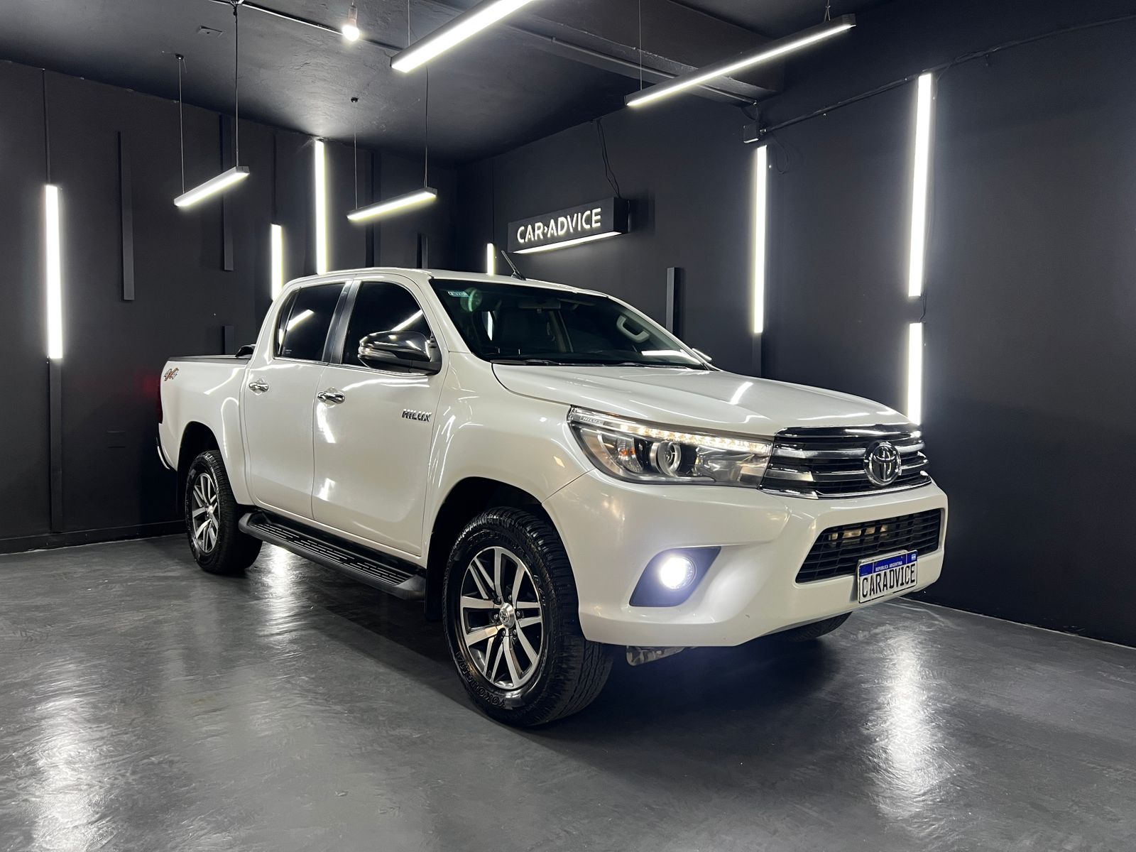 TOYOTA HILUX 2.8 TDI 4X4 DC SRX L16 - Imagen 1